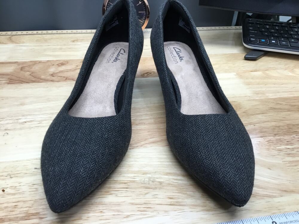 Clarks Teresa Step Pumps Women's 8 Black Tweed Slip-On Pointed Toe Block Heel